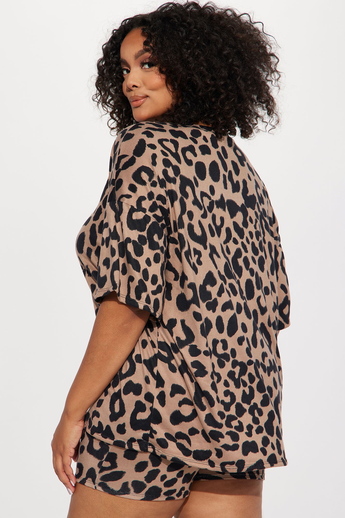 01-23-23Studio5_RT_AJ_10-46-49_13_ST2639_Leopard_R_0460_PLUS_JB