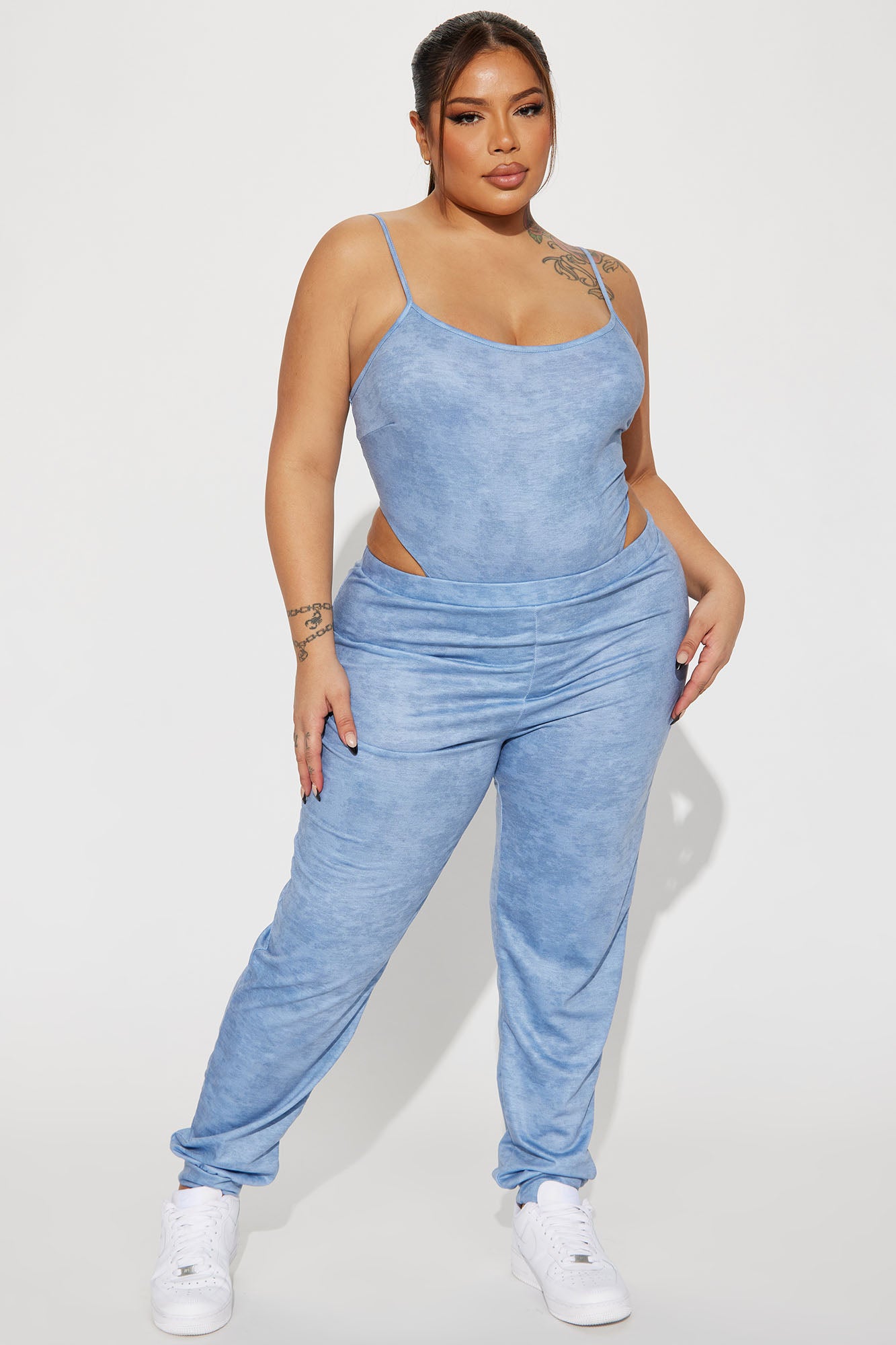 01-24-23Studio4_HY_AC_11-29-37_30_ST1758_Blue_R_0033_PLUS_EH