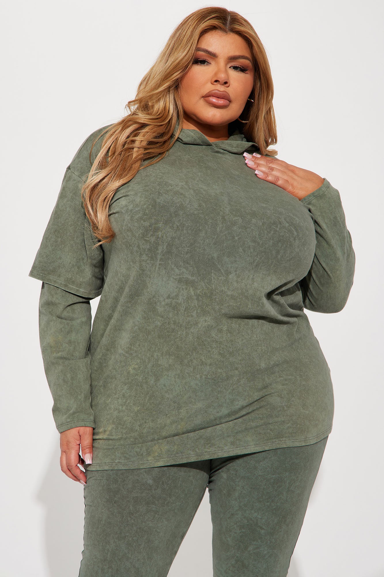 02-14-23Studio6_DD_CM_15-08-43_43_TP16237_Olive_P_7471_PLUS_MP