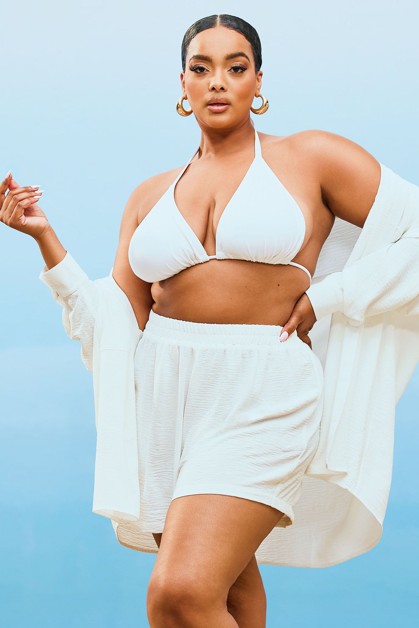 06-07-23CASUALWHITEEDITORIAL_TH_MR_16-32-31_1_COURTNEY_3263_MR_ES_WG_DM_PLUS