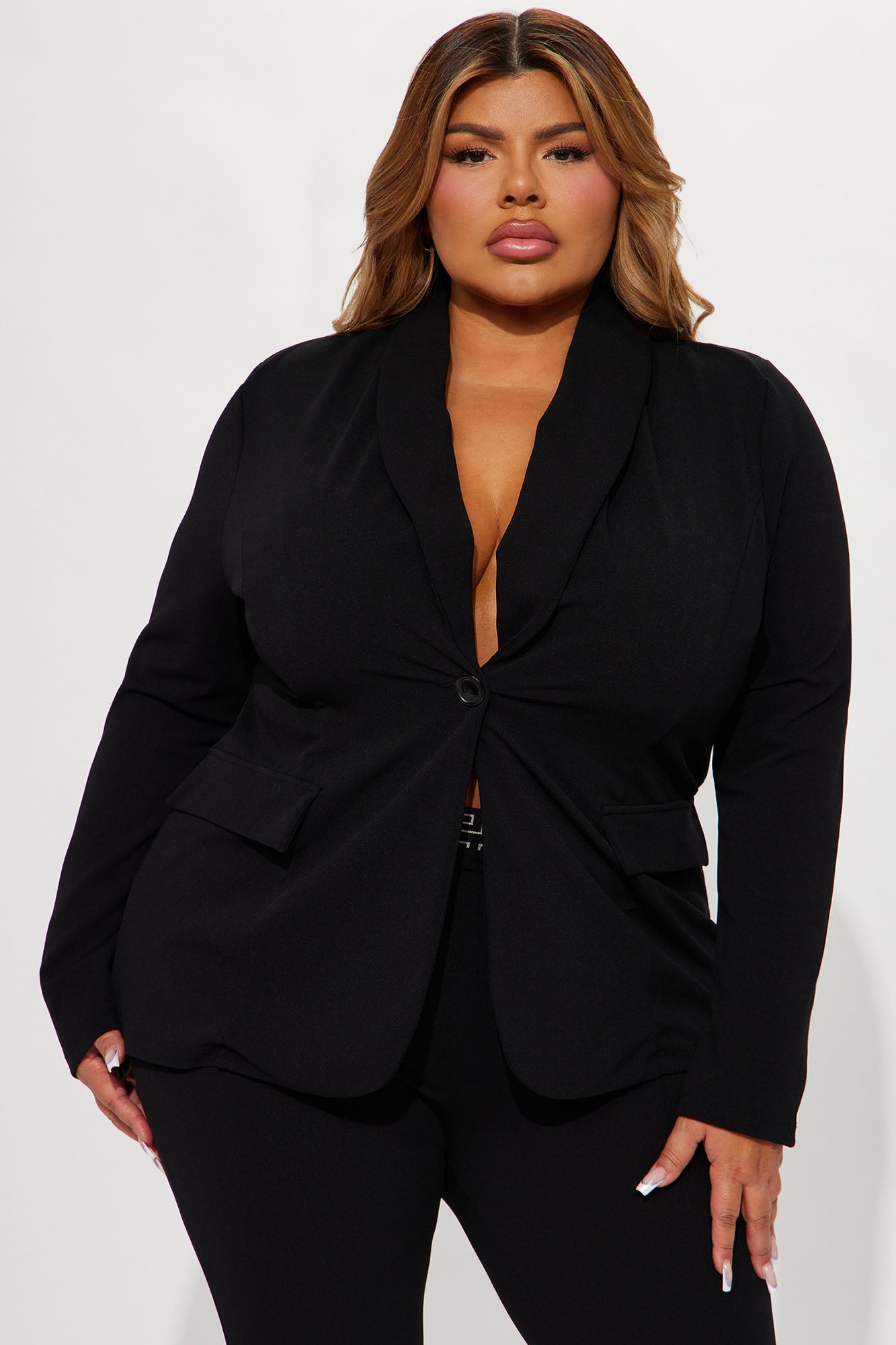 07-27-23Studio8_TK_AC_11-58-16_26_CAST10009_Black_2575_PLUS_PXF_DG