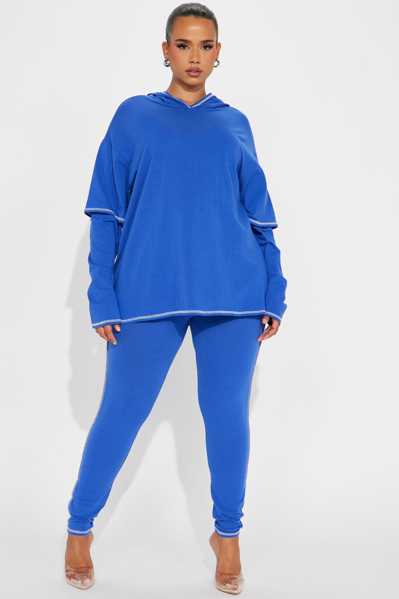 08-14-23Studio1_TH_AP_10-35-56_15_TP16466_Royal_P_15359_PLUS_CM