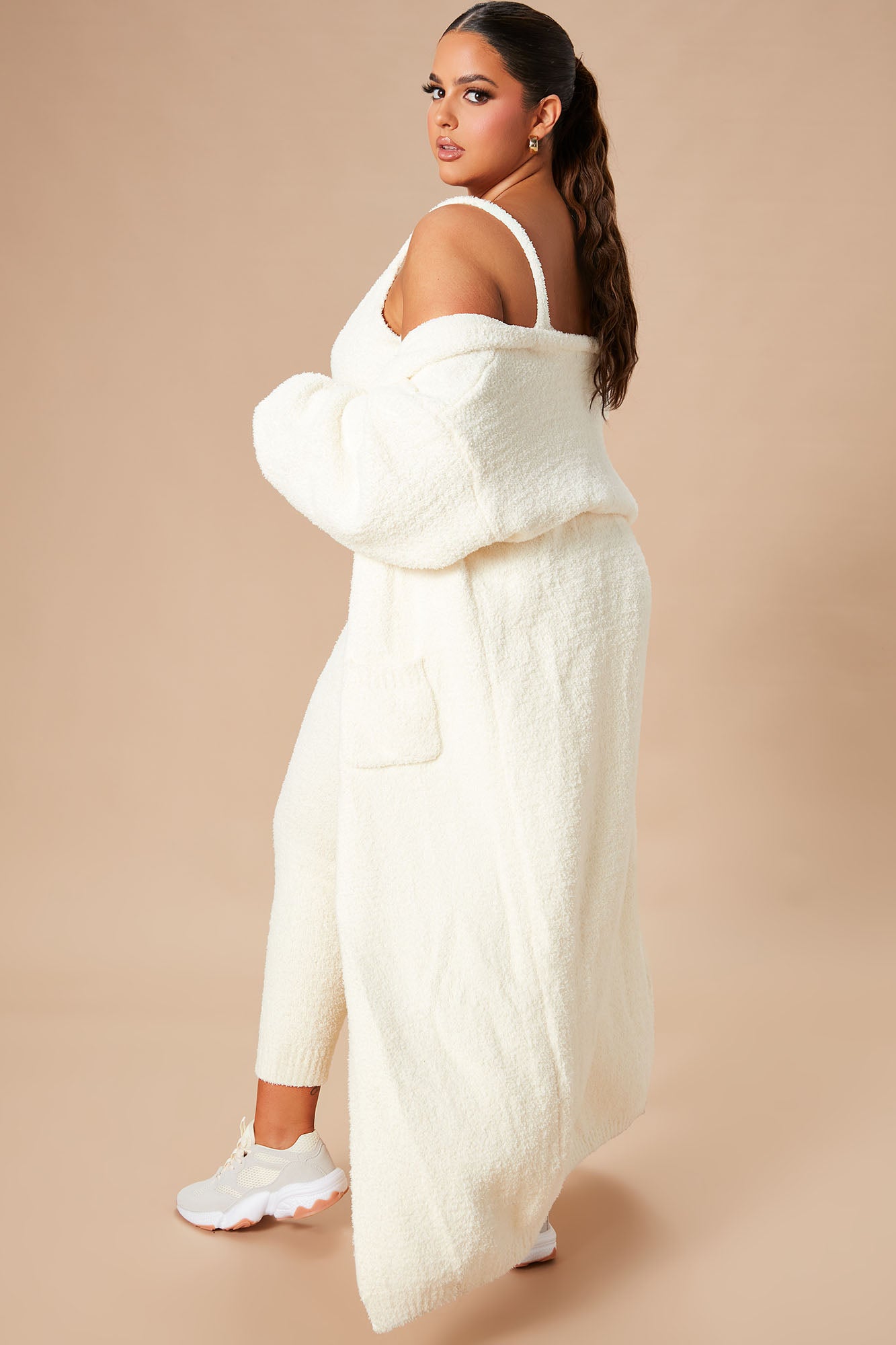 10-17-22Studio7_KJ_DJ_10-20-16_10_TP10372C_Ivory_0251_PLUS_JB