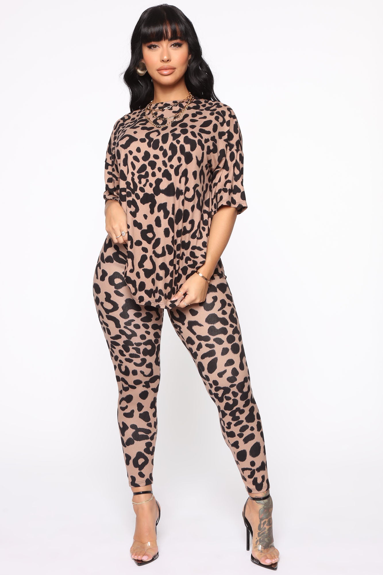 10-25-19_Studio_3_DV_LE_11-23-45_2__ST2152FN_BrownCombo_P_0783_NT