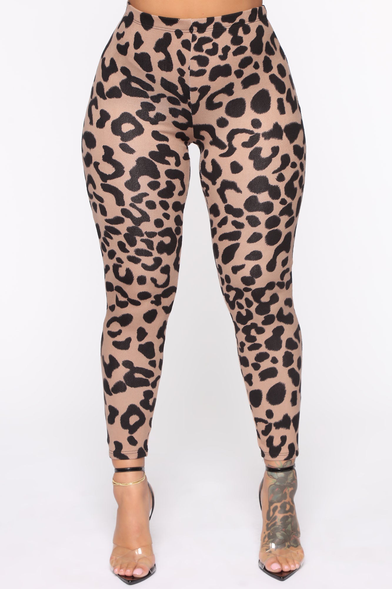 10-25-19_Studio_3_DV_LE_11-24-29_2__ST2152FN_BrownCombo_P_0802_NT