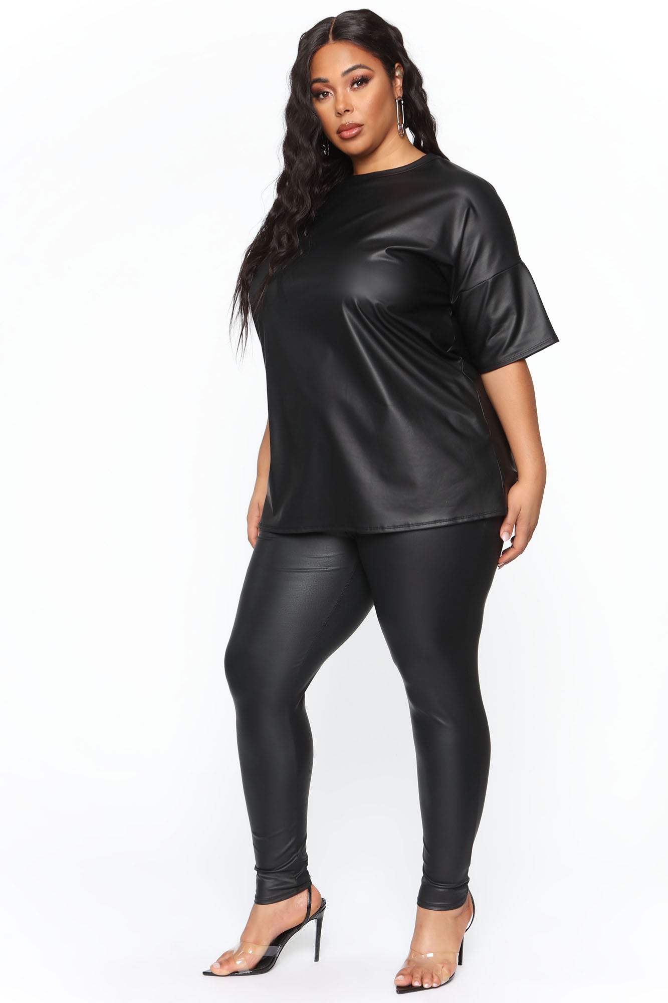 11-16-19_Studio_3_JP_LE_14-13-44_51__ST2224_Black_P_PLUS_37686__WG