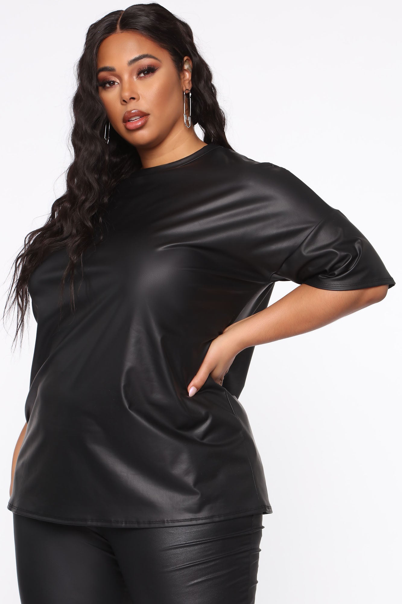 11-16-19_Studio_3_JP_LE_14-13-44_51__ST2224_Black_P_PLUS_37688__WG