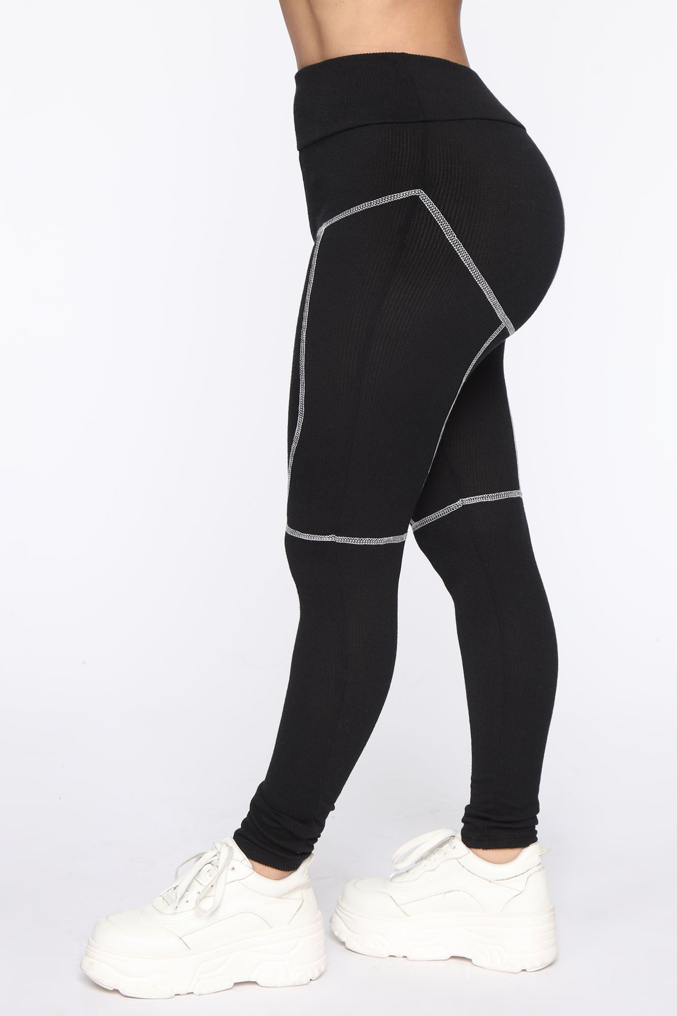 11-25-19_Studio_2_JR_LE_15-15-39_58_TS1347LA10_Black_12799_EH