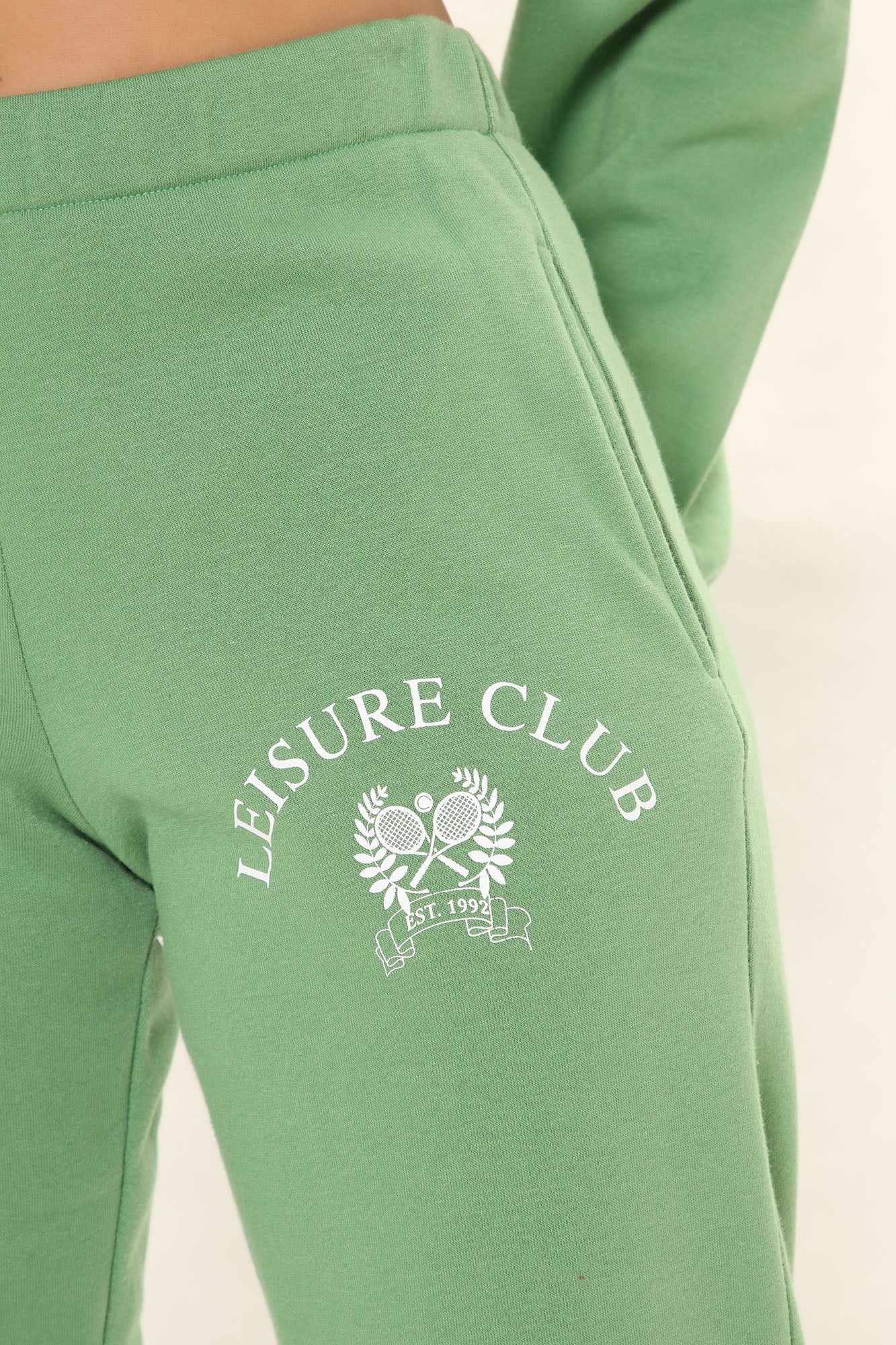 12-01-21Studio2_RT_RL_10-26-31_3_TLLEISURSET_Green_R_P_0666_KL