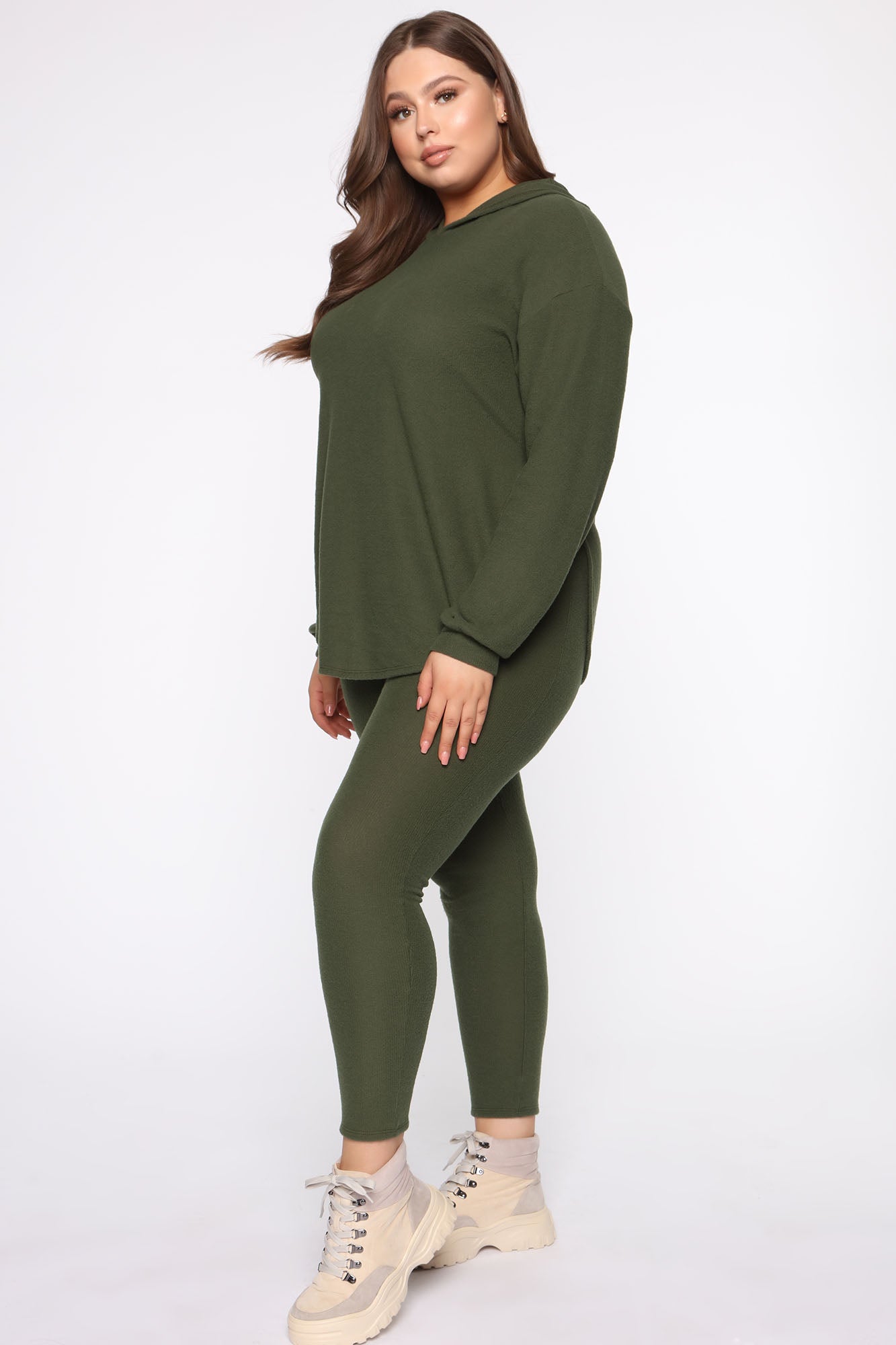 12-30-19_Studio_3_RM_LE_14-00-12_8__TP2058_Olive_0886_PLUS_RP